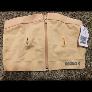 NEW Medela hands free pumping Bra